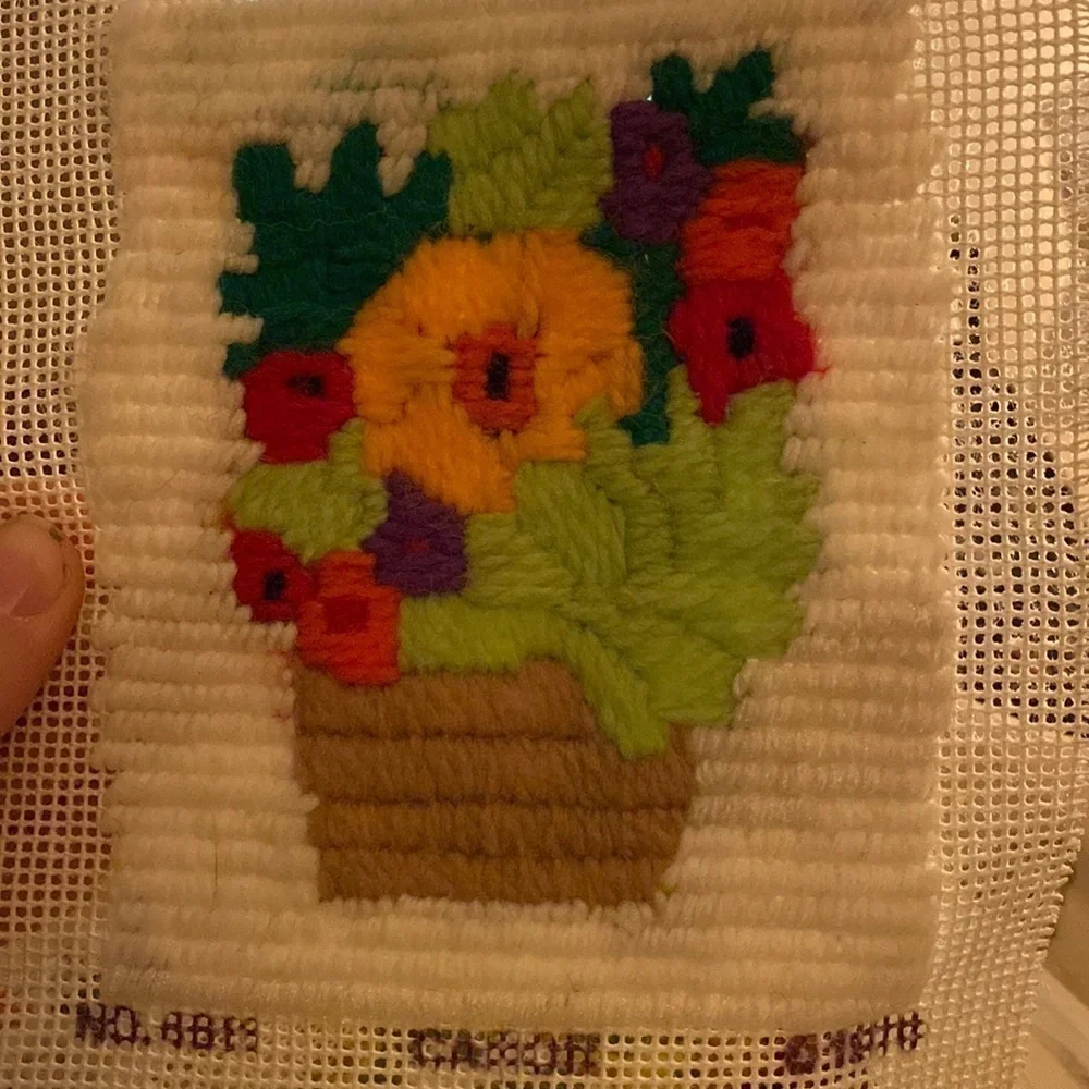 Cross stitch Yarn Vintage flower design